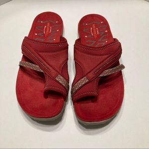 Merrell Women’s red slip- on outdoor sandals size 8